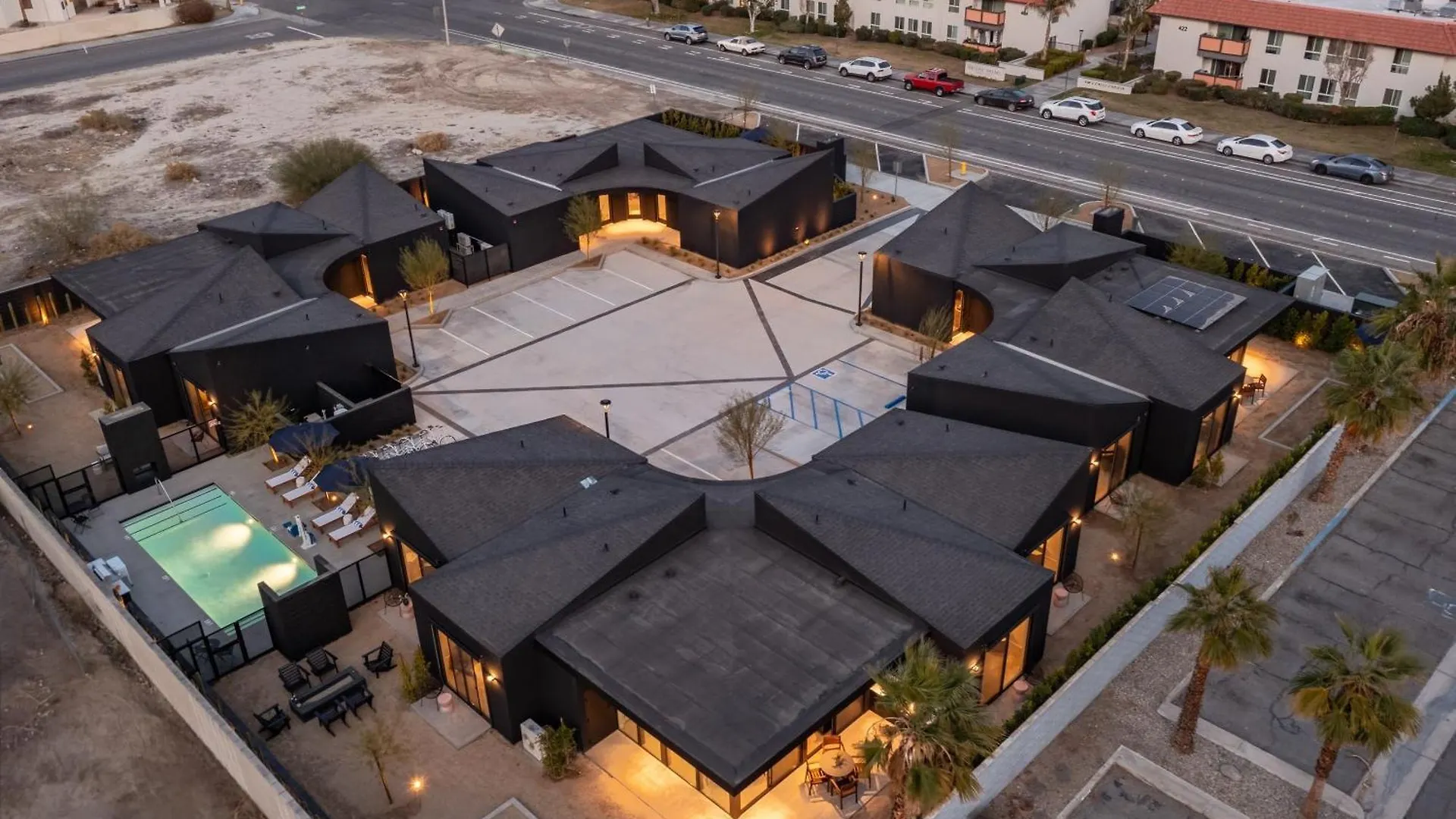 Blackhaus Full Buyout By Avantstay 16-Room Hotel Palm Springs