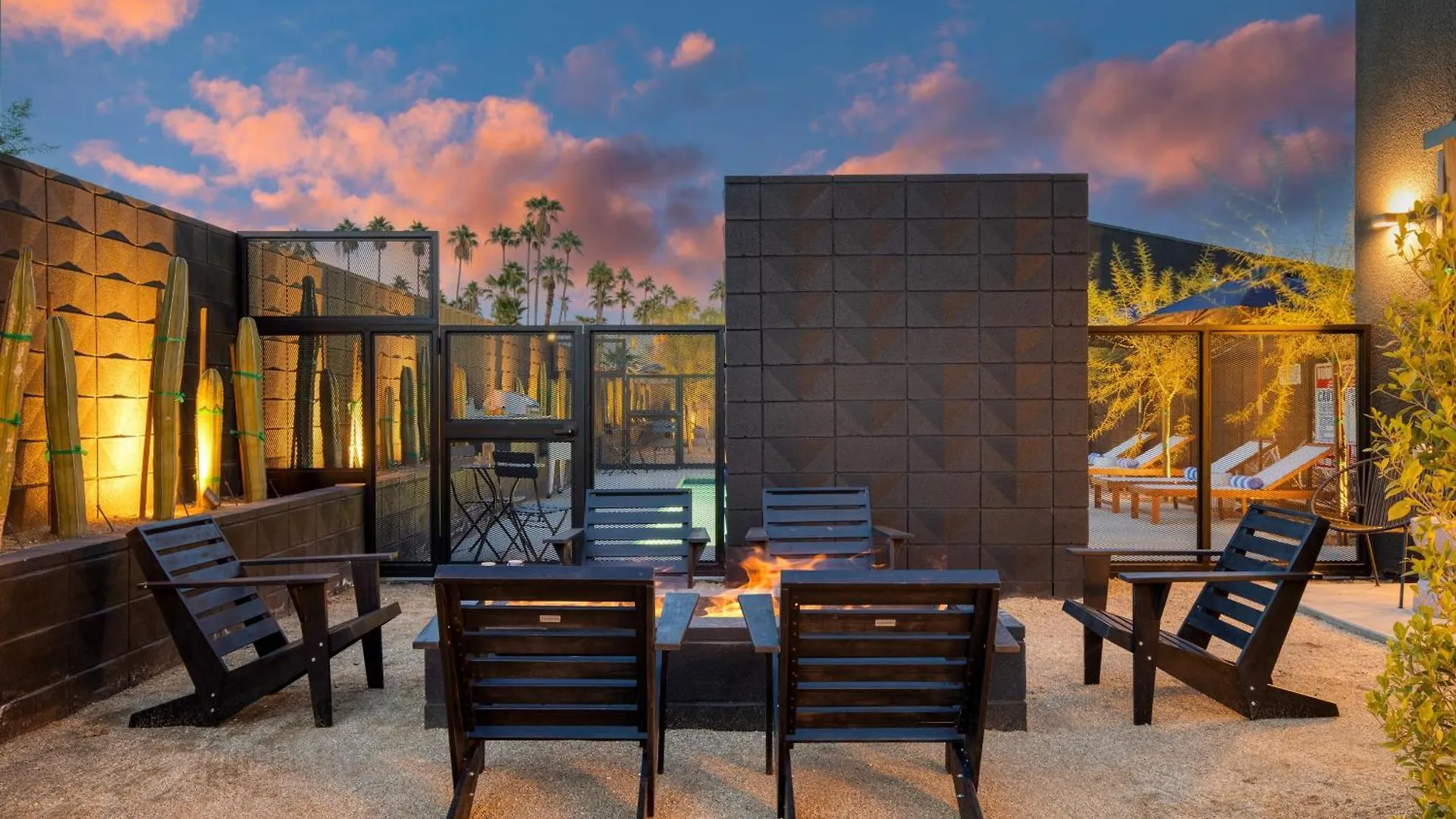 Blackhaus Full Buyout By Avantstay 16-Room Hotel Palm Springs